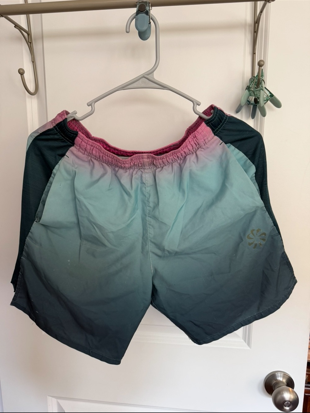 Nike Men's Ombre Teal-to-Deep Blue Athletic Shorts with Pink Waistband